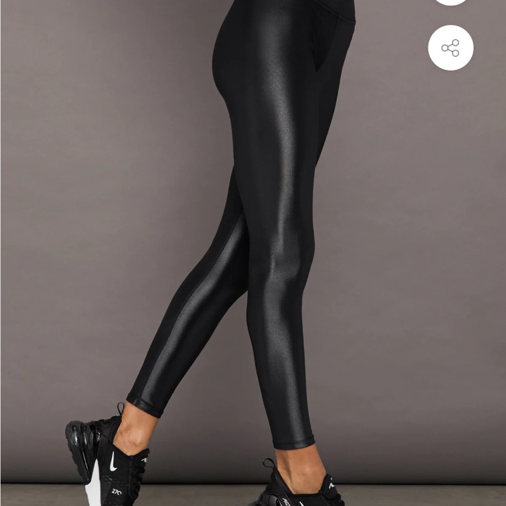 Carbon 38 Legging in Takara Shine